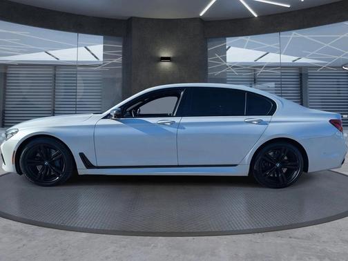 2017 BMW 750 I