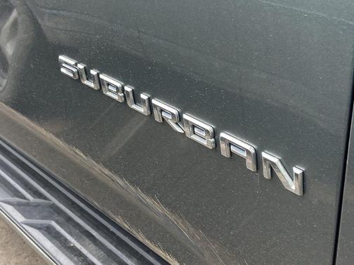 Silver Sage Metallic 2023 Chevrolet Suburban LT