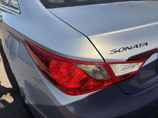 Radiant Silver Metallic 2013 Hyundai SONATA Limited