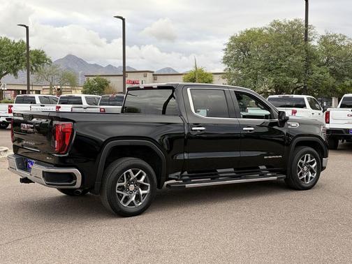 Onyx Black 2023 GMC Sierra 1500 SLT