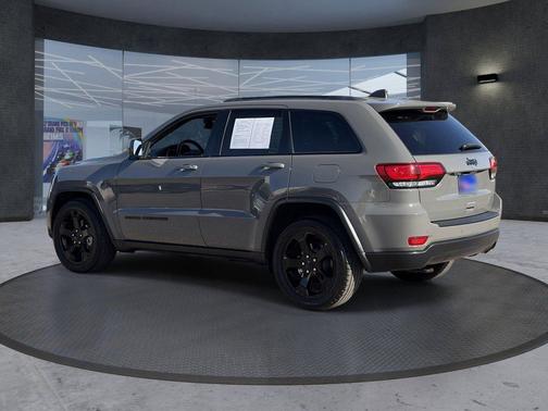 Gray 2019 Jeep Grand Cherokee Upland