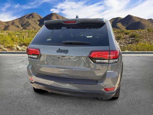 Gray 2019 Jeep Grand Cherokee Upland