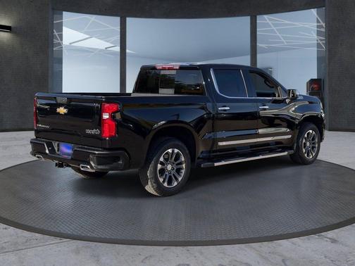 Black 2024 Chevrolet Silverado 1500 High Country