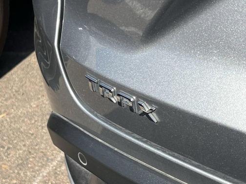 Sterling Gray Metallic 2025 Chevrolet Trax LT