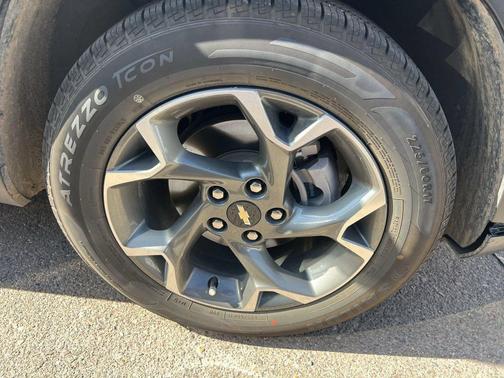 Sterling Gray Metallic 2025 Chevrolet Trax LT