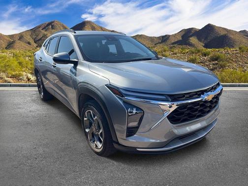 Sterling Gray Metallic 2025 Chevrolet Trax LT