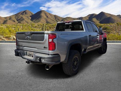 Sterling Gray Metallic 2024 Chevrolet Silverado 2500 4WD Crew Cab Standard Bed ZR2