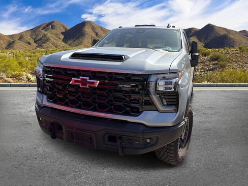 Sterling Gray Metallic 2024 Chevrolet Silverado 2500 4WD Crew Cab Standard Bed ZR2