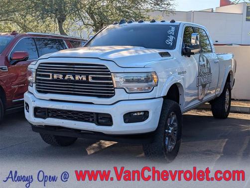 2019 RAM 2500 Laramie Crew Cab 4x4 6'4' Box