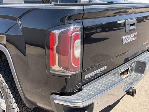 Onyx Black 2018 GMC Sierra 1500 SLT