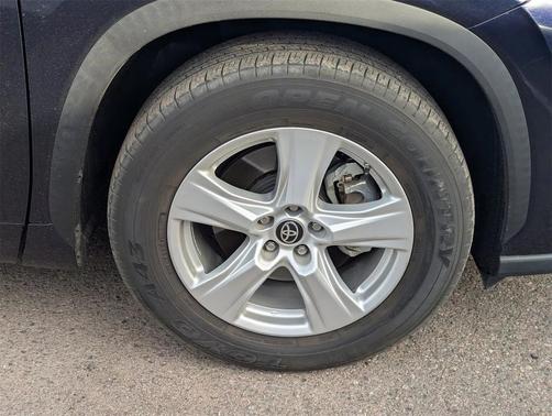 2021 Toyota Highlander LE