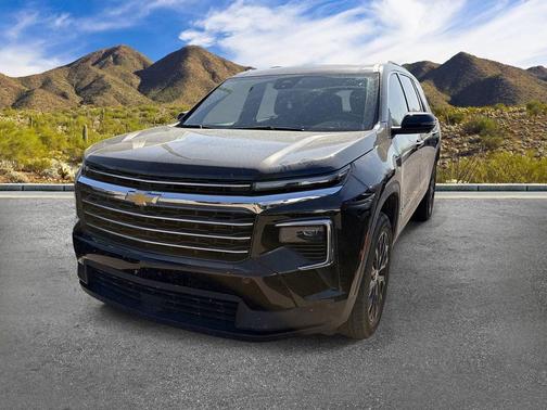 Mosaic Black Metallic 2025 Chevrolet Traverse LT