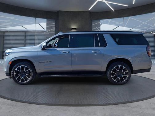 2023 Chevrolet Suburban RST
