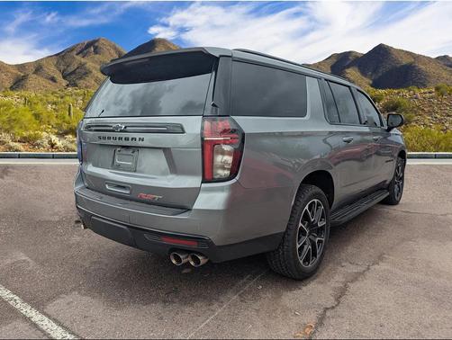 2023 Chevrolet Suburban RST