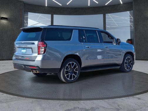 2023 Chevrolet Suburban RST