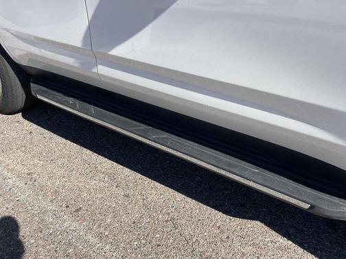 Iridescent Pearl Tricoat 2024 Chevrolet Tahoe Premier