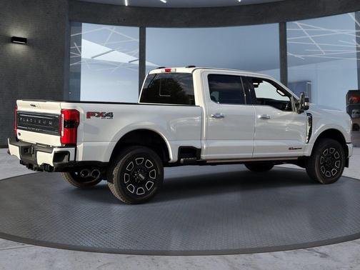 Oxford White 2024 Ford F-250 XL
