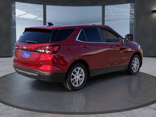 Radiant Red Tintcoat 2024 Chevrolet Equinox 1LT