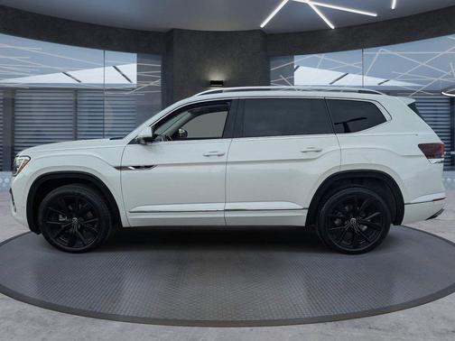 Opal White Pearl 2024 Volkswagen Atlas 2.0T SEL Premium R-Line 4MOTION