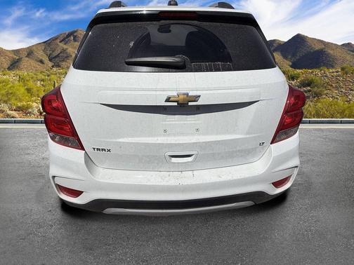 Summit White 2019 Chevrolet Trax LT