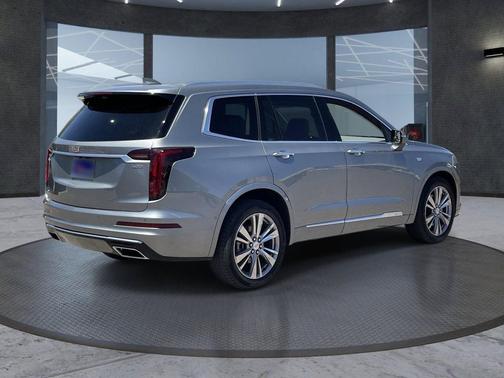 Argent Silver Metallic 2023 Cadillac XT6 Premium Luxury FWD