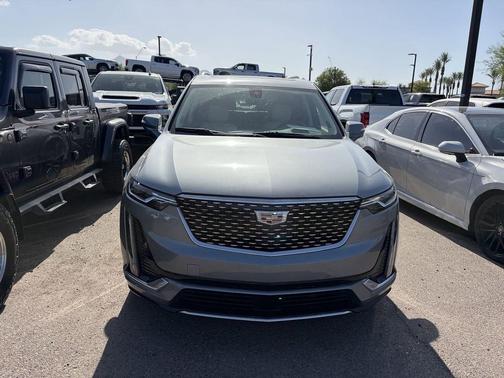 Argent Silver Metallic 2023 Cadillac XT6 Premium Luxury FWD