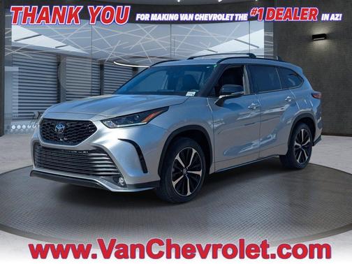 Celestial Silver Metallic 2021 Toyota Highlander XSE