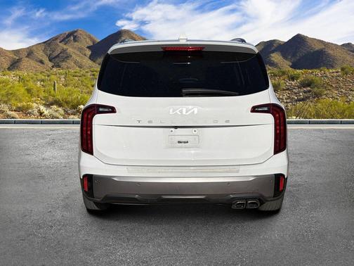Glacial White Pearl 2025 Kia Telluride S