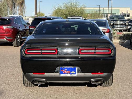 Pitch Black Clearcoat 2023 Dodge Challenger R/T