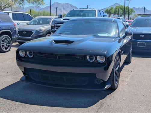 Pitch Black Clearcoat 2023 Dodge Challenger R/T