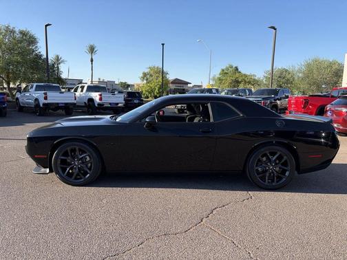 Pitch Black Clearcoat 2023 Dodge Challenger R/T