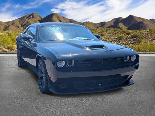 Pitch Black Clearcoat 2023 Dodge Challenger R/T