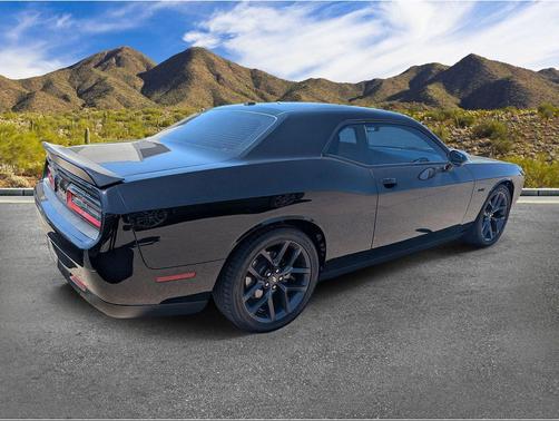 Pitch Black Clearcoat 2023 Dodge Challenger R/T