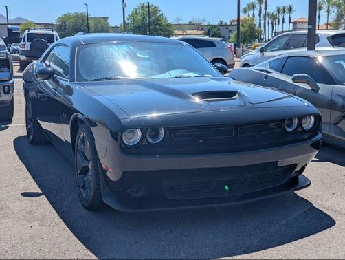 Pitch Black Clearcoat 2023 Dodge Challenger R/T