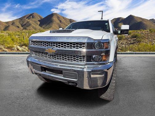 Summit White 2019 Chevrolet Silverado 2500 LT