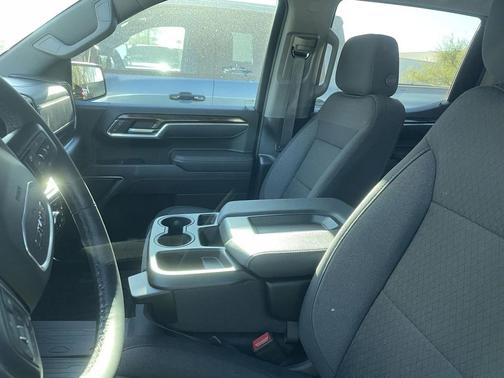 2025 GMC Sierra 1500 SLE