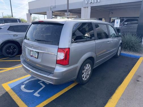 2015 Chrysler Town & Country Touring
