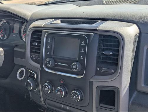 Brilliant Black Crystal Pearlcoat 2016 RAM 1500 Tradesman/Express