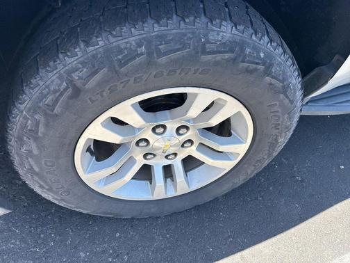 Silver Ice Metallic 2017 Chevrolet Tahoe LS