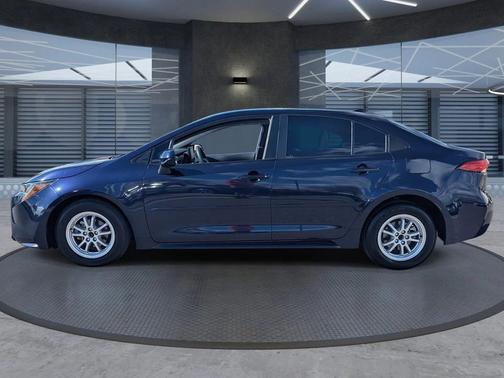 2022 Toyota Corolla Hybrid LE