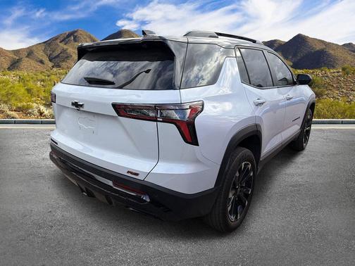 Polar White Tricoat 2026 Chevrolet Equinox FWD RS