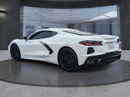 2026 Chevrolet Corvette Stingray w/2LT