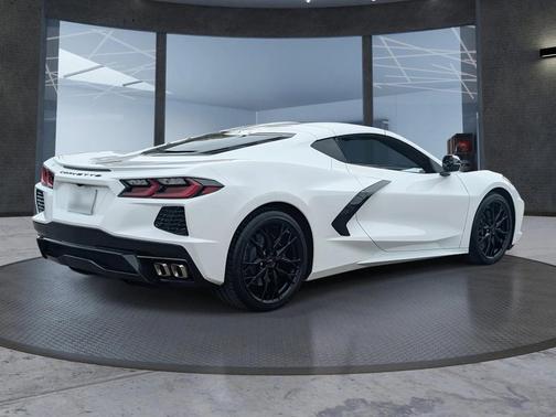 2026 Chevrolet Corvette Stingray w/2LT