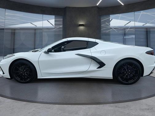 2026 Chevrolet Corvette Stingray w/2LT