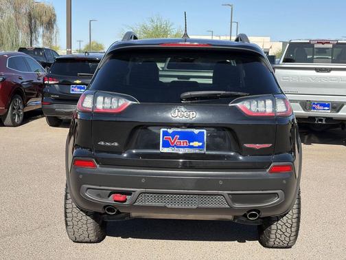 Diamond Black Crystal Pearlcoat 2021 Jeep Cherokee Trailhawk