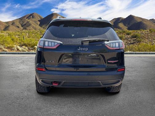 Diamond Black Crystal Pearlcoat 2021 Jeep Cherokee Trailhawk