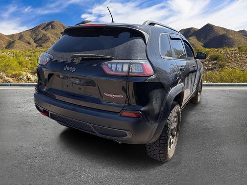 Diamond Black Crystal Pearlcoat 2021 Jeep Cherokee Trailhawk