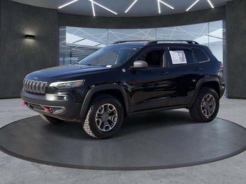 Diamond Black Crystal Pearlcoat 2021 Jeep Cherokee Trailhawk