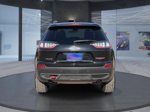Diamond Black Crystal Pearlcoat 2021 Jeep Cherokee Trailhawk