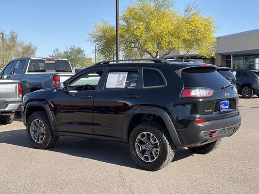 Diamond Black Crystal Pearlcoat 2021 Jeep Cherokee Trailhawk